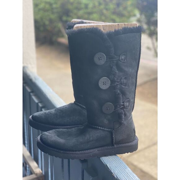 UGG® Women’s Bailey II Boots Black Sz 7 US - Picture 1 of 11